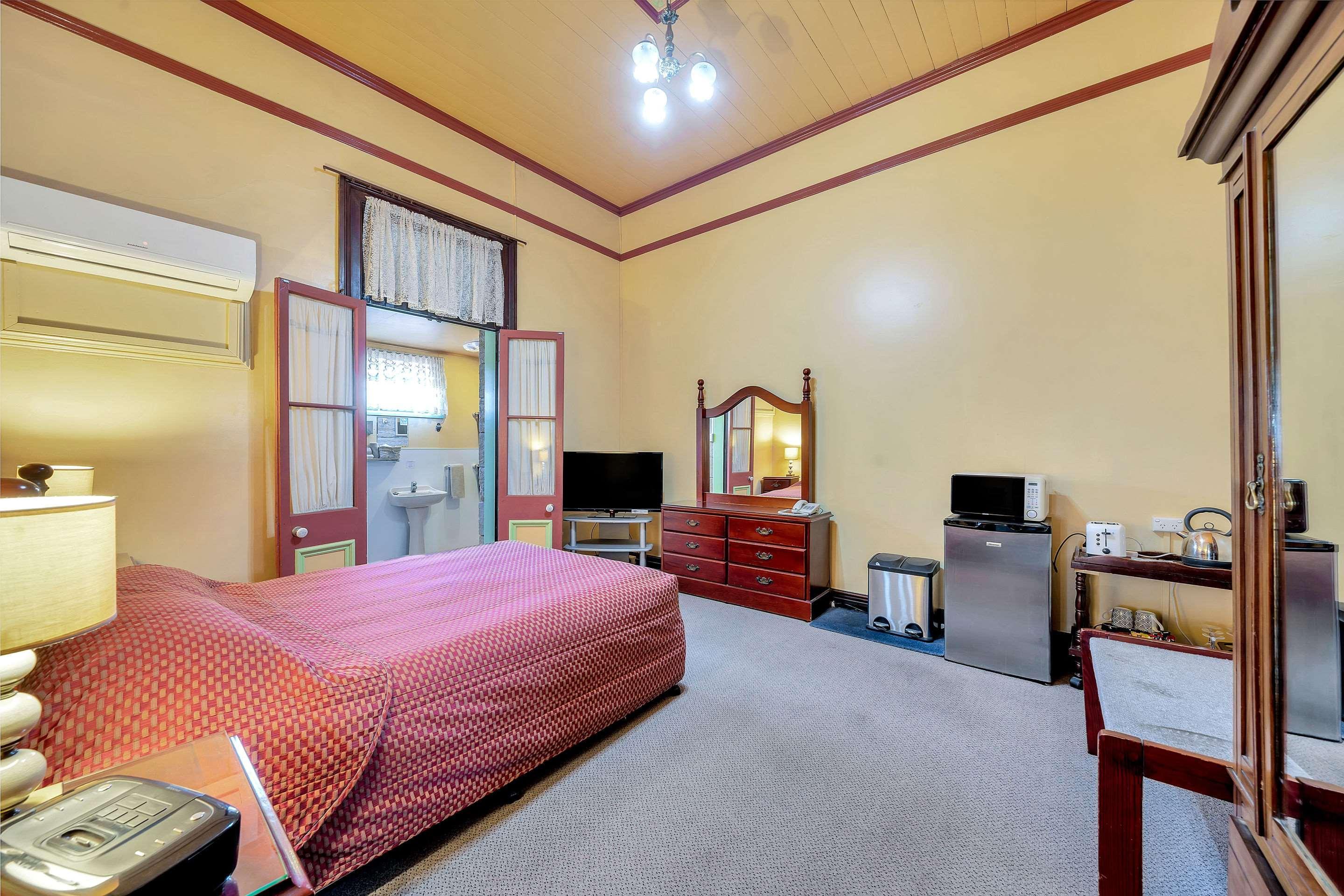 Warwick Settlers Inn Εξωτερικό φωτογραφία