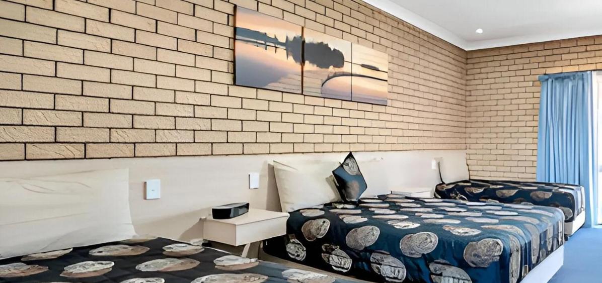 Warwick Settlers Inn Εξωτερικό φωτογραφία