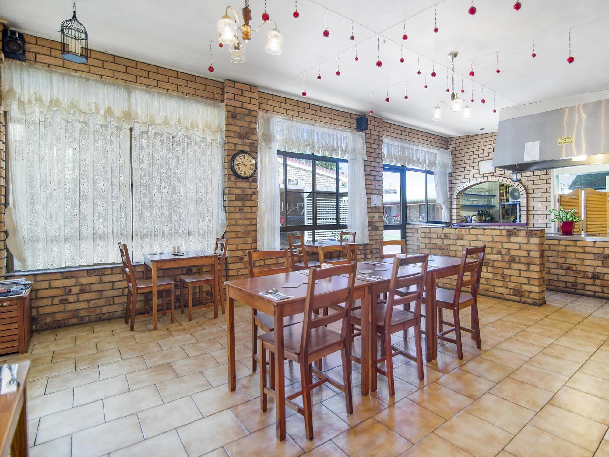 Warwick Settlers Inn Εξωτερικό φωτογραφία